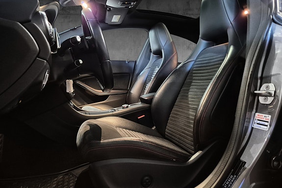 Mercedes-Benz CLA250 16 of 23