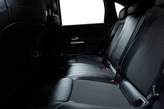 Mercedes-Benz B250 e 29 of 30