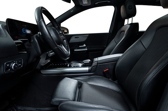 Mercedes-Benz B250 e 28 of 30
