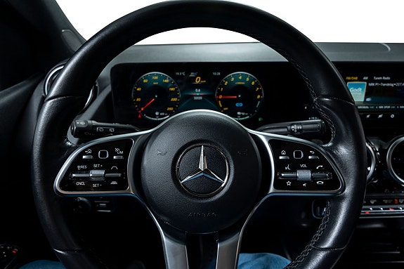 Mercedes-Benz B250 e 22 of 30