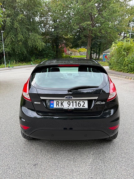 Ford Fiesta 8 of 18