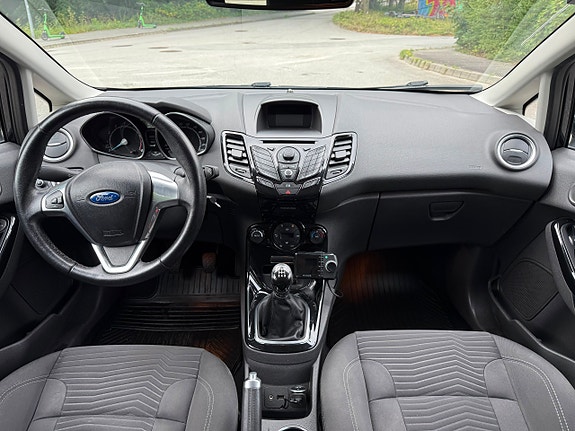 Ford Fiesta 13 of 18