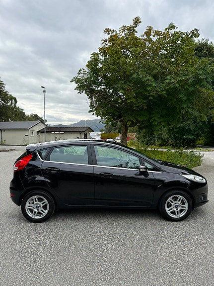 Ford Fiesta 6 of 18