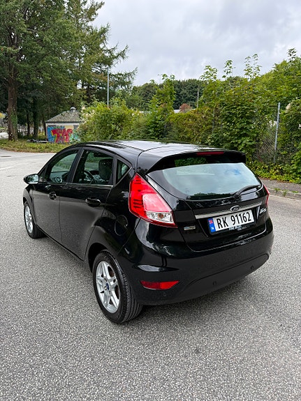 Ford Fiesta 7 of 18