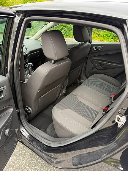 Ford Fiesta 10 of 18