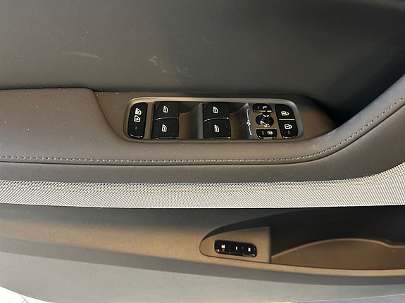 Polestar 2 12 of 30