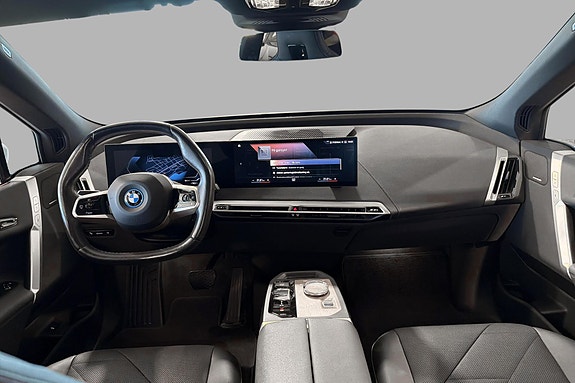 BMW iX 11 of 29