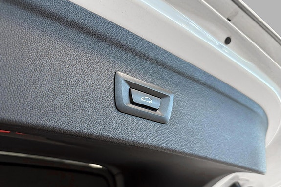 BMW iX 18 of 29