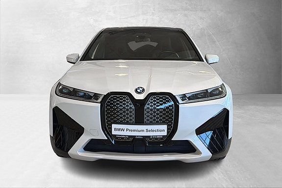 BMW iX 2 of 29