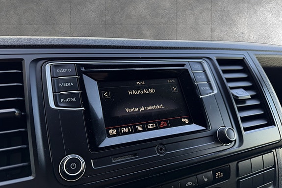 Volkswagen Caravelle 12 of 16