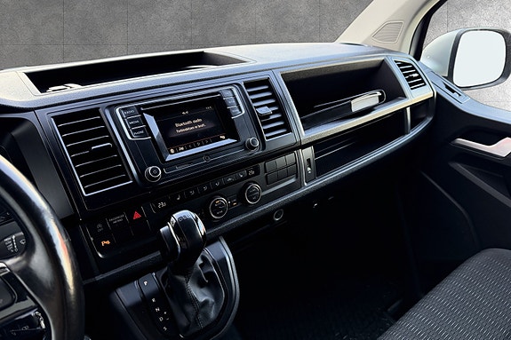 Volkswagen Caravelle 15 of 16