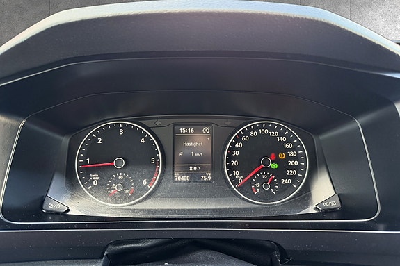 Volkswagen Caravelle 16 of 16