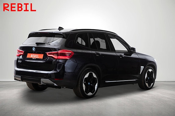 BMW iX3 7 of 29