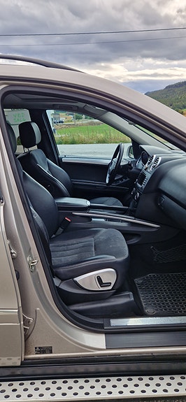 Mercedes-Benz ML280 23 of 30
