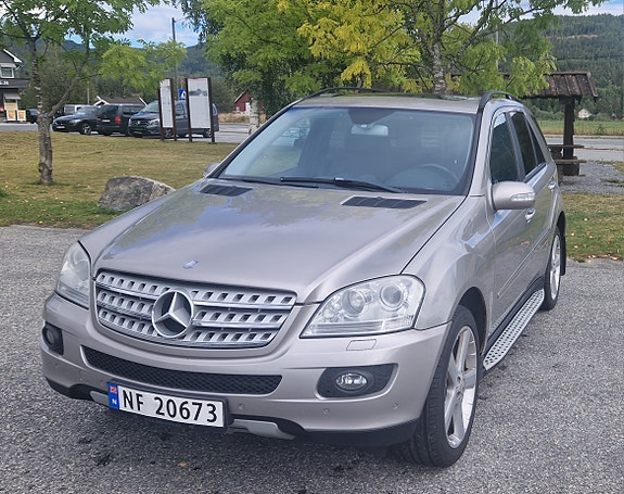 Mercedes-Benz ML280 3 of 30