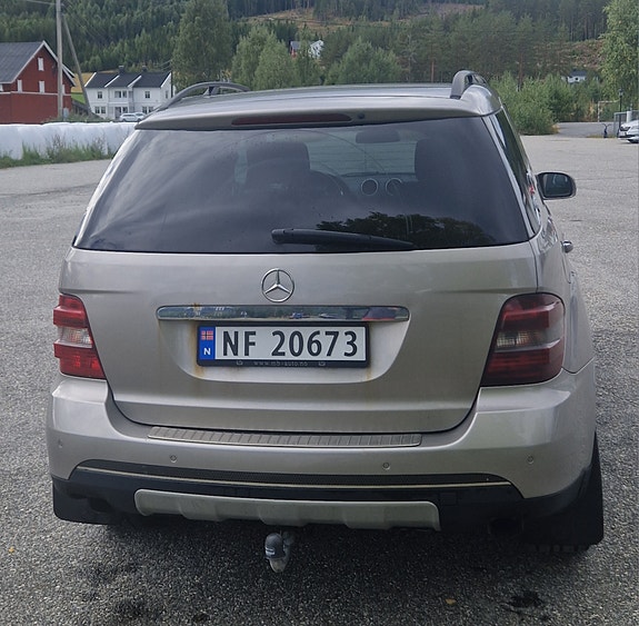 Mercedes-Benz ML280 13 of 30
