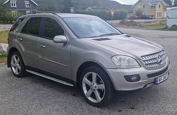 Mercedes-Benz ML280 7 of 30