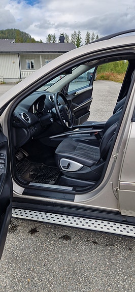 Mercedes-Benz ML280 24 of 30
