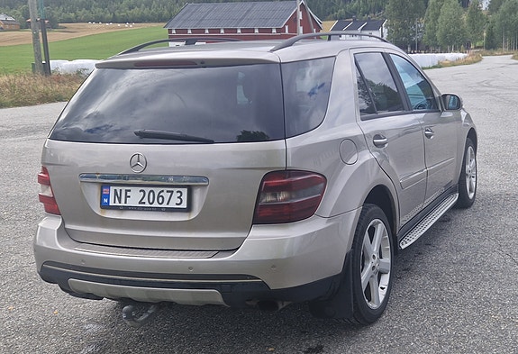 Mercedes-Benz ML280 12 of 30