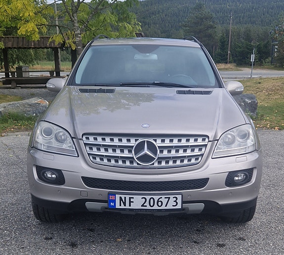 Mercedes-Benz ML280 6 of 30
