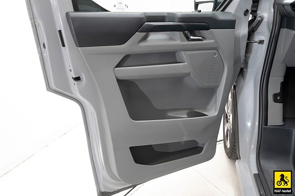 Ford Transit Custom 7 of 30