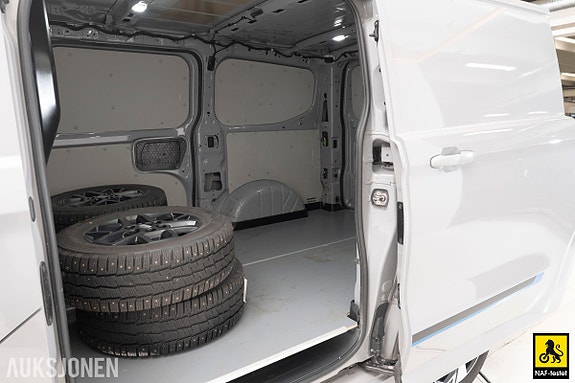 Ford Transit Custom 29 of 30