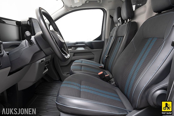 Ford Transit Custom 12 of 30