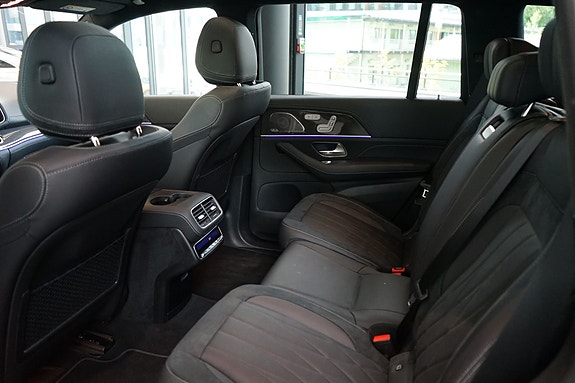 Mercedes-Benz GLS63 14 of 15
