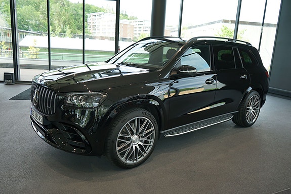 Mercedes-Benz GLS63 2 of 15
