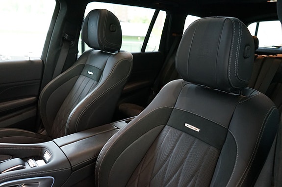 Mercedes-Benz GLS63 11 of 15