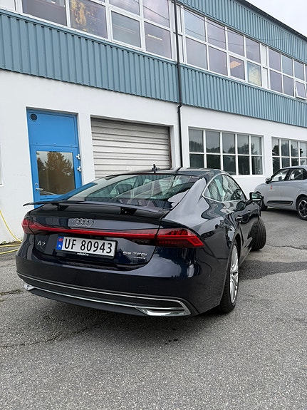 Audi A7 2 of 17