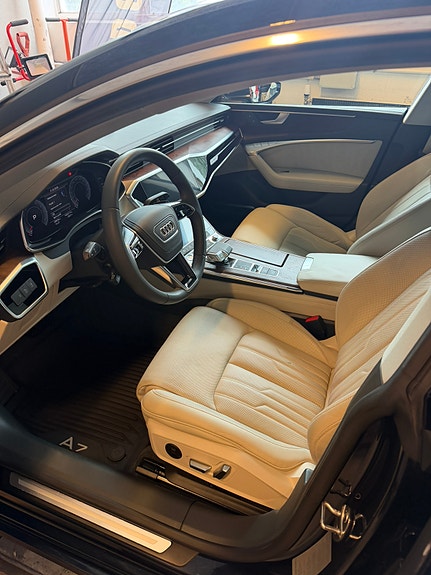 Audi A7 10 of 17