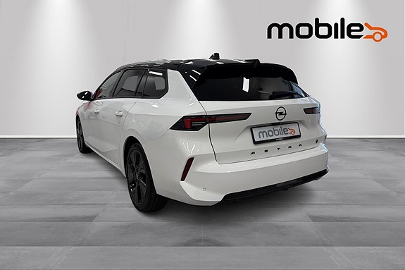 Opel Astra 18 of 21