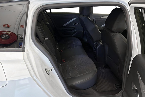 Opel Astra 19 of 21