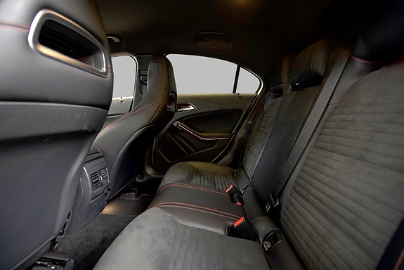 Mercedes-Benz A45 24 of 26