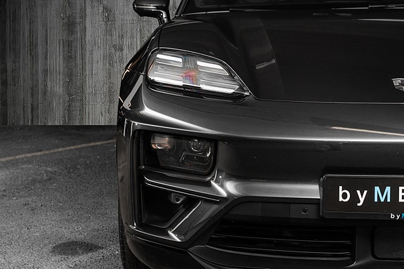 Porsche Macan 11 of 30