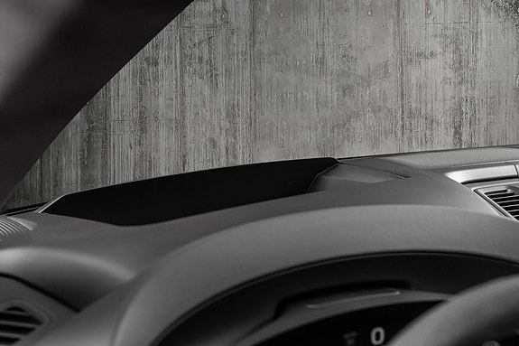 Porsche Macan 24 of 30