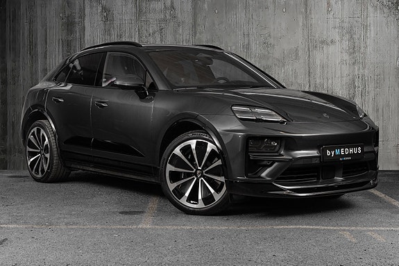 Porsche Macan 2 of 30