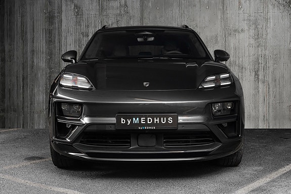 Porsche Macan 10 of 30