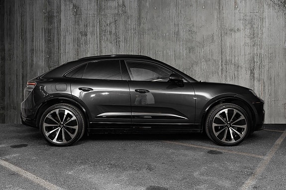 Porsche Macan 3 of 30