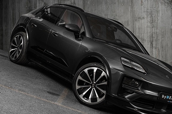 Porsche Macan 5 of 30