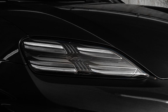 Porsche Macan 12 of 30