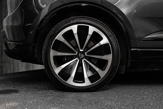 Porsche Macan 14 of 30