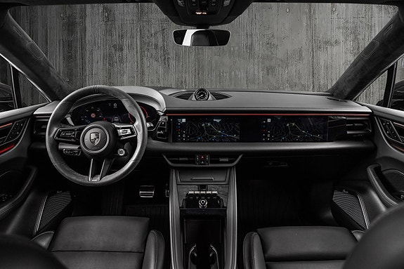 Porsche Macan 27 of 30