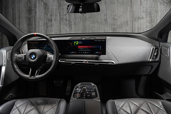 BMW iX 21 of 30
