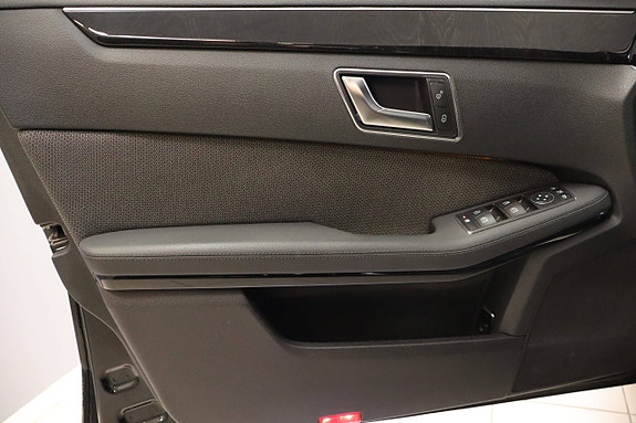 Mercedes-Benz E250 25 of 30