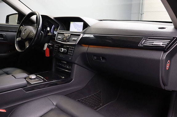 Mercedes-Benz E250 27 of 30