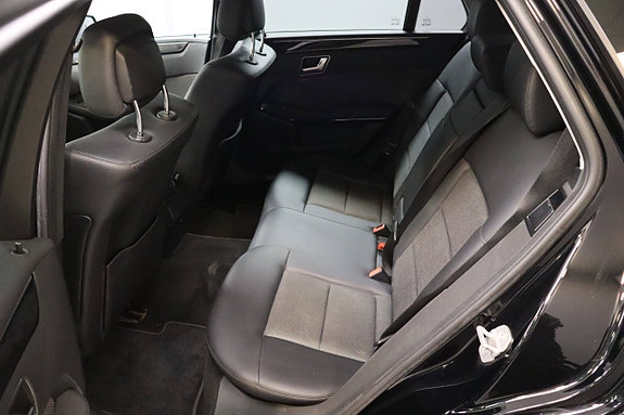 Mercedes-Benz E250 5 of 30