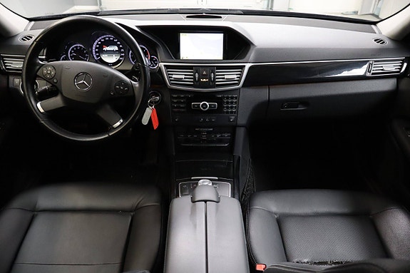 Mercedes-Benz E250 3 of 30