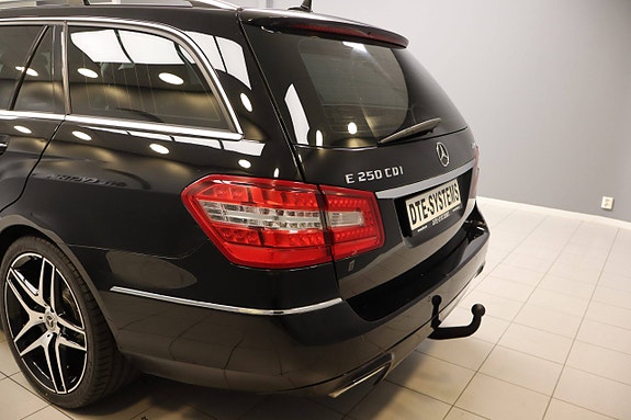 Mercedes-Benz E250 20 of 30